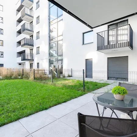Sky Home- Rose Apartament -Manufaktura, Bezplatny Parking, Klima, Dostep Na Kod Lodz  Exterior photo