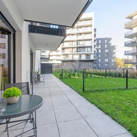 Sky Home- Rose Apartament -Manufaktura, Bezplatny Parking, Klima, Dostep Na Kod Lodz  Exterior photo