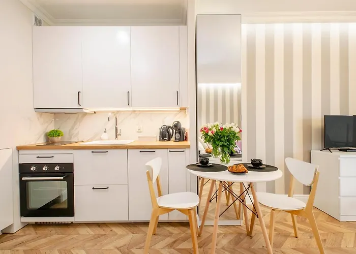 Sky Home- Rose Apartament -Manufaktura, Bezplatny Parking, Klima, Dostep Na Kod