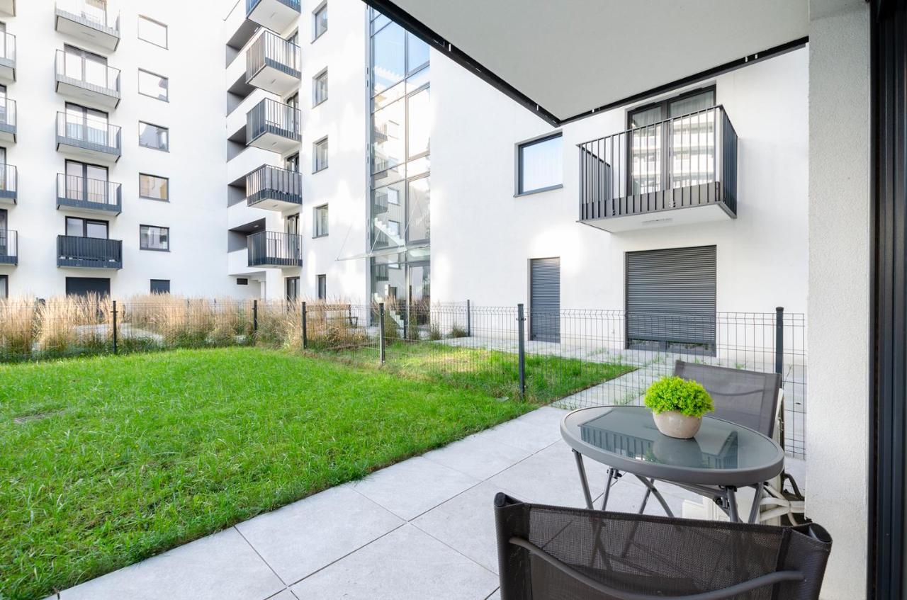 Sky Home- Rose -manufaktura, Bezplatny Parking, Klima, Dostep Na Kod Apartment Lodz (Lodz)