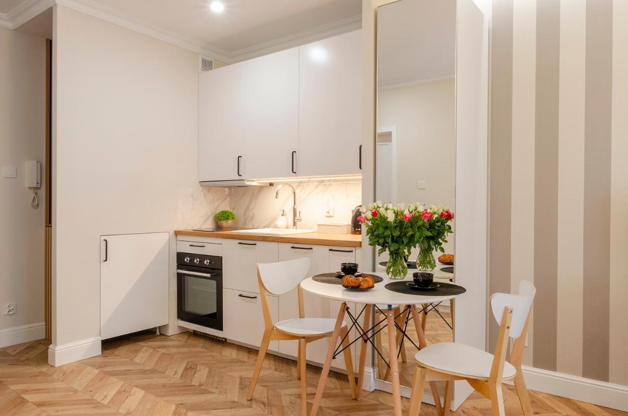 Apartment Sky Home- Rose -manufaktura, Bezplatny Parking, Klima, Dostep Na Kod