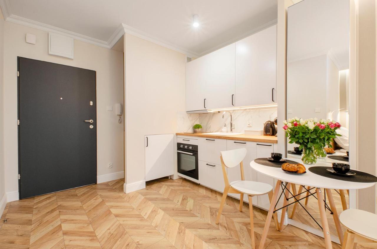 Sky Home- Rose -manufaktura, Bezplatny Parking, Klima, Dostep Na Kod Apartment *