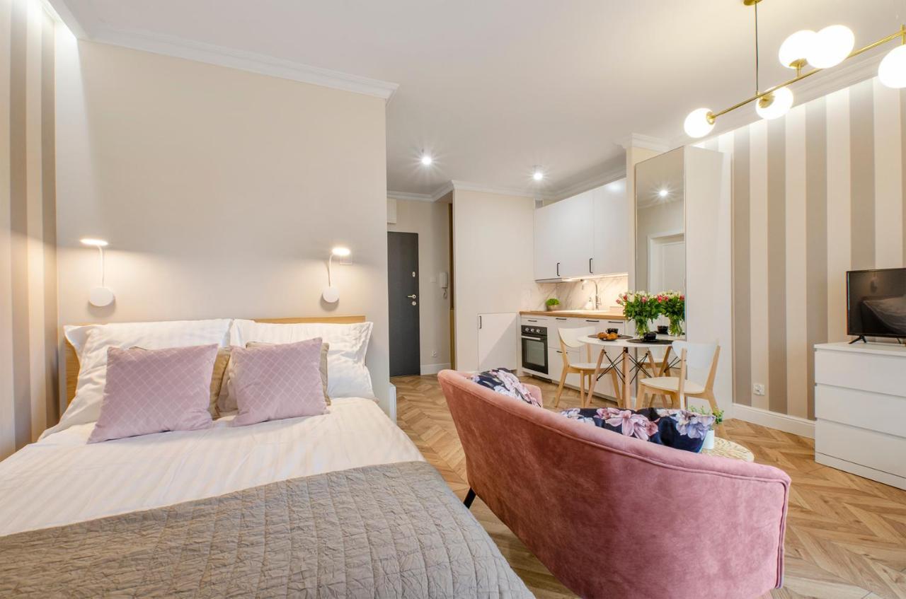 Apartment Sky Home- Rose -manufaktura, Bezplatny Parking, Klima, Dostep Na Kod *